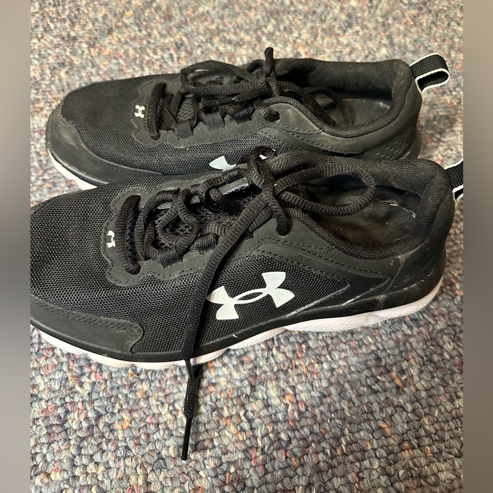 Women’s black and white Under Armour running shoes size 7.5